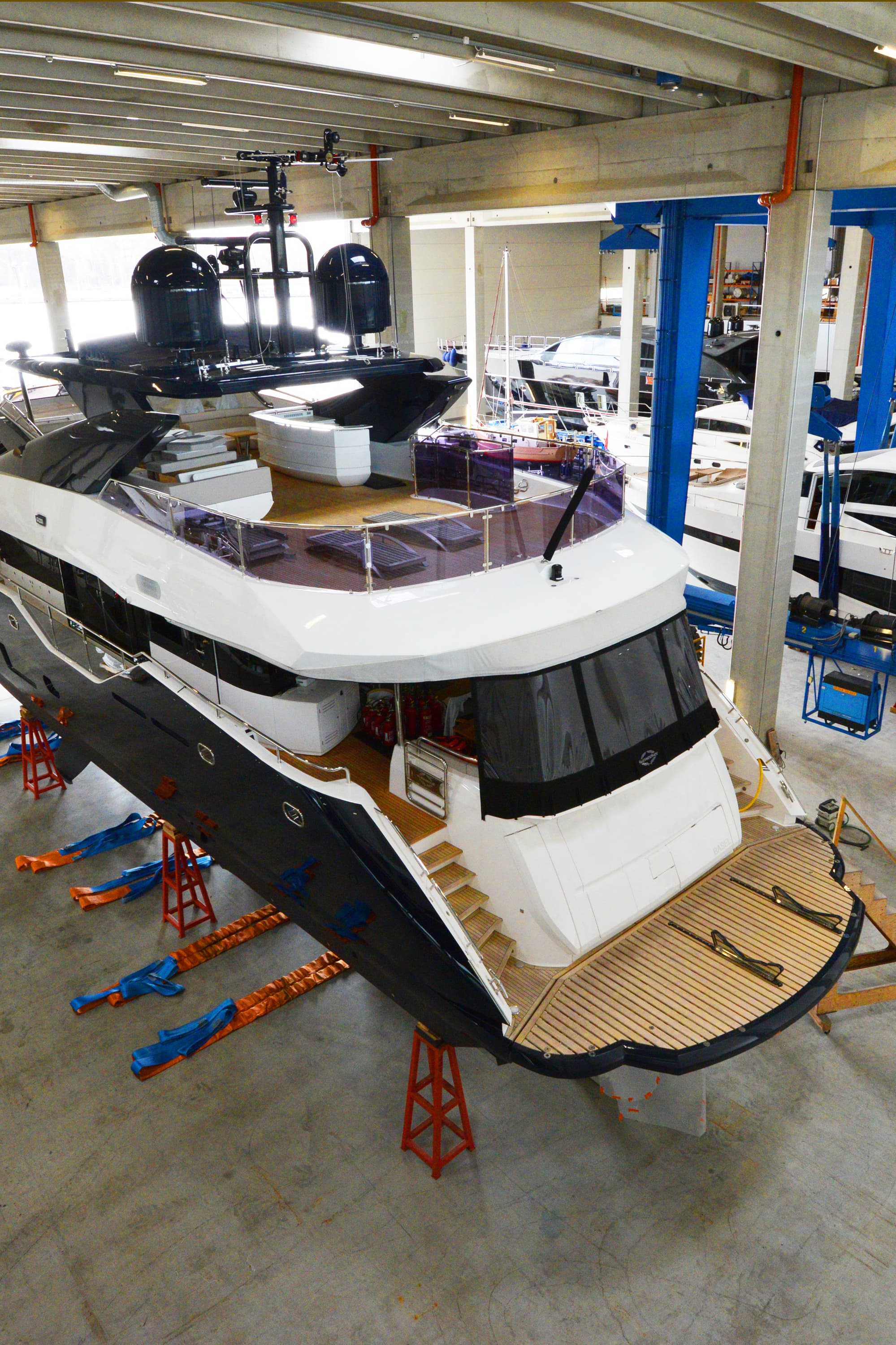 Veneiden talvisäilytys Itämeren rannalla